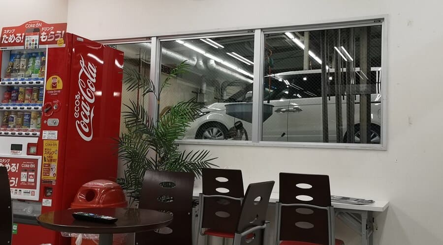 オートバックスの店内